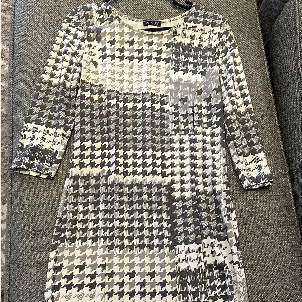 Venus gray and white dress, size medium
